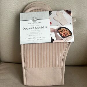 New Huntington Home Double Oven Mitt